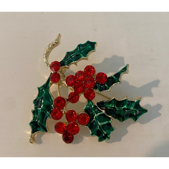 NWOT Macy's Holiday Lane Holly & Berries Gold Tone & Rhinestone Brooch Pin - Picture 3 of 5